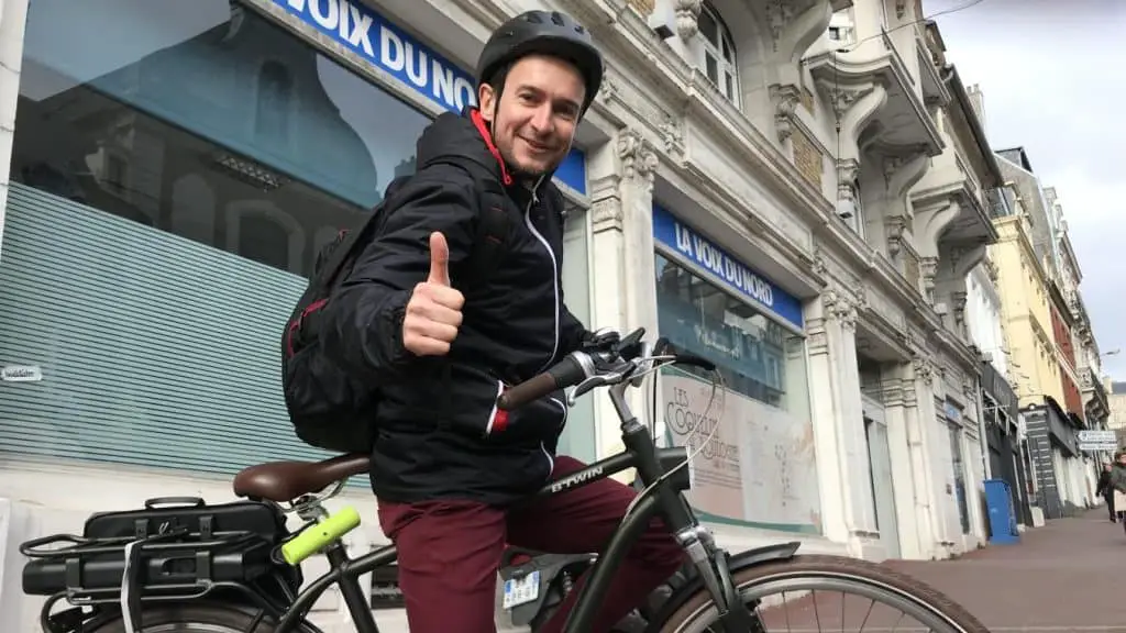Easy E-Biking - city electric bicycle rider, helping to make electric biking practical and fun