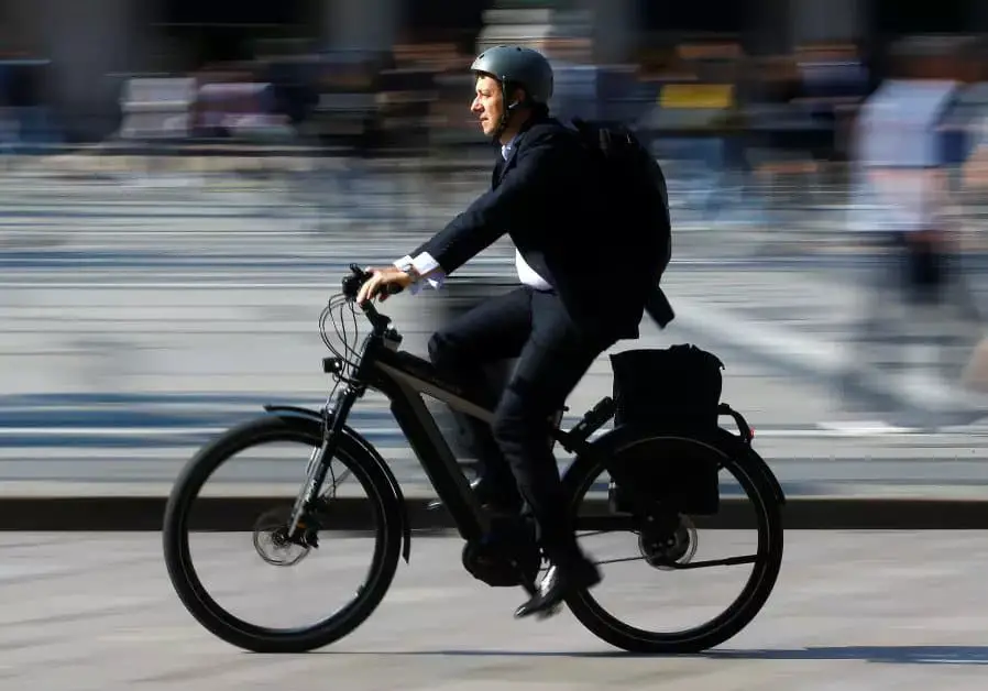 Easy E-Biking - city e-cyclist, helping to make electric biking practical and fun