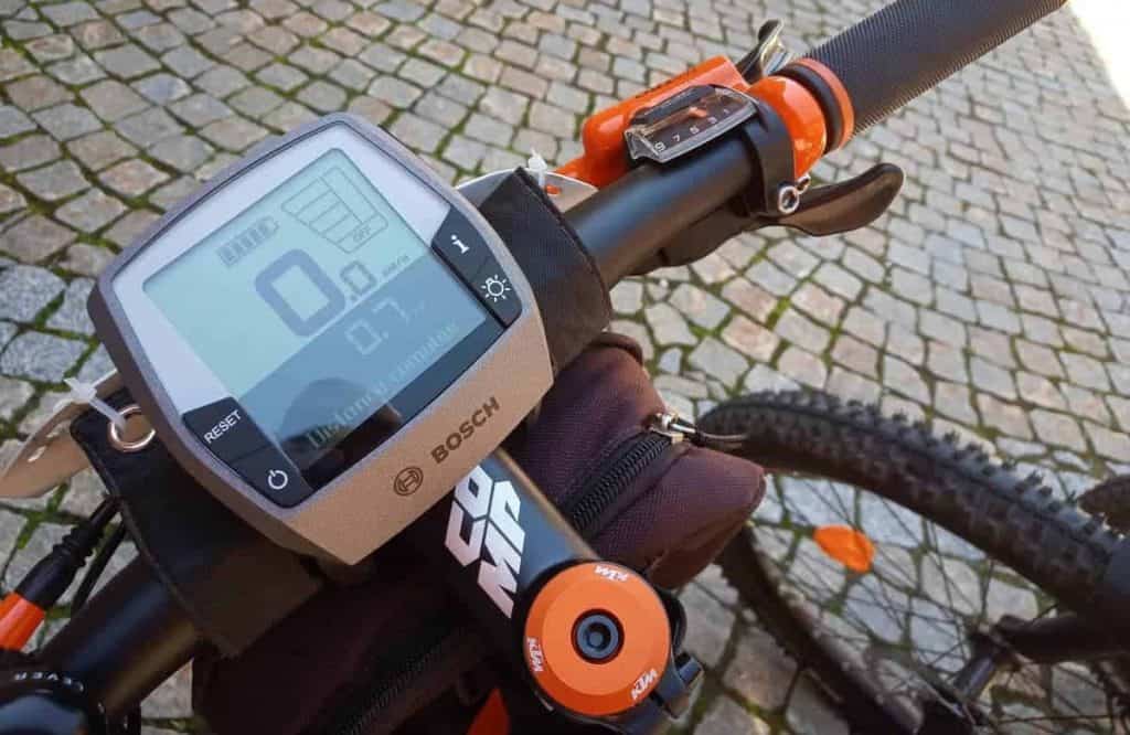 Easy E-Biking - mountain e-bike, controls Bosch, helping to make electric biking practical and fun
